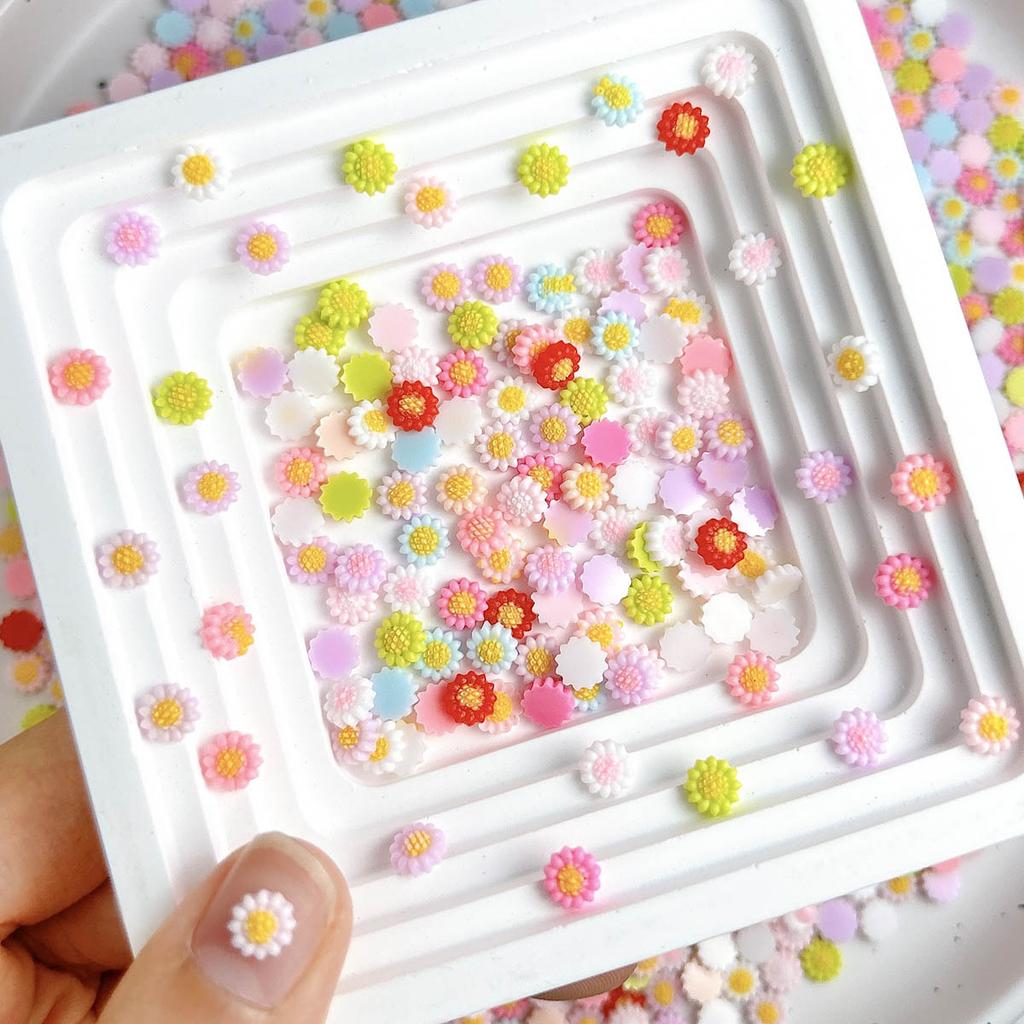 Hot Selling Multiple Colorful 6mm Small Flower Nail Art Decorations Resin Luminous Macaron Color Series Mixed Color Flowers