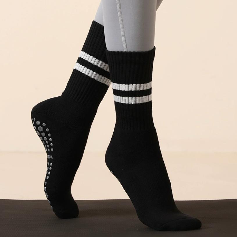 Factory Cotton Grip Double Bar Mid-calf Yoga Socks Silicone Soles Knitted Breathable Socks for Running Fitness Custom Logo