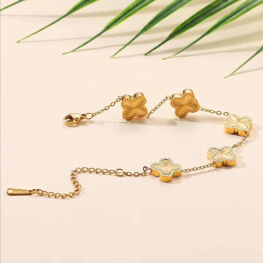 18K Gold-plated Lucky Clover Bracelet for Women