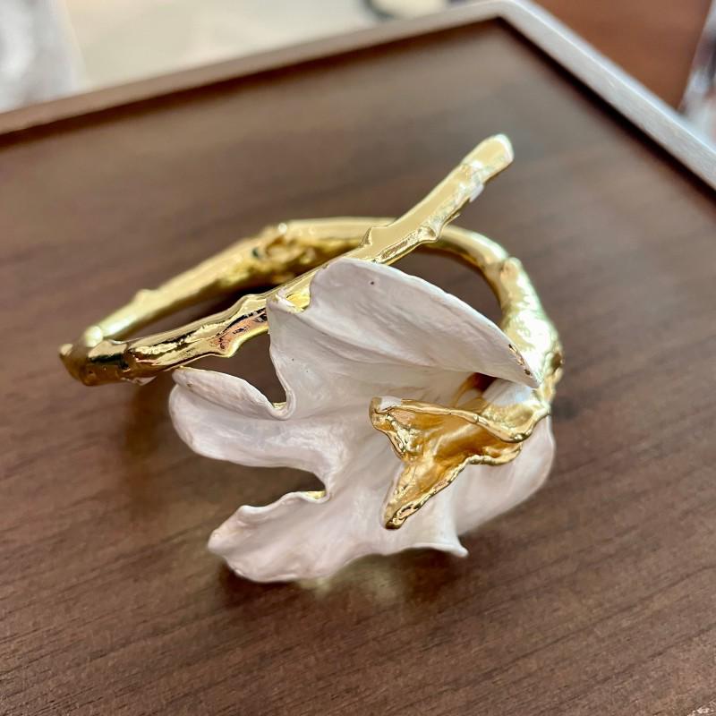 2025 Luxus Irisblatt Weißes Emaille Armreif für Damen