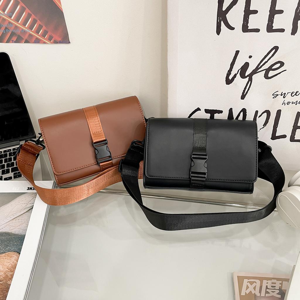 Trendy cool locomotive fashion men's and women's gender neutral satchel shoulder small square bag