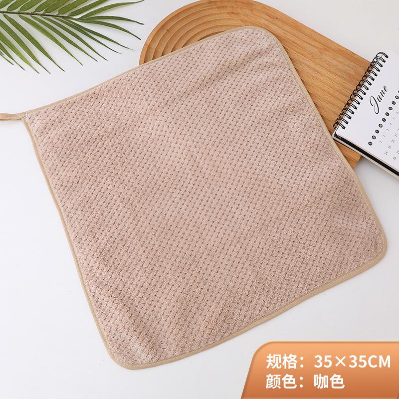 Coral fleece small square towel absorbs water and does not shed hair, hand towel, children's handkerchief, face towel.