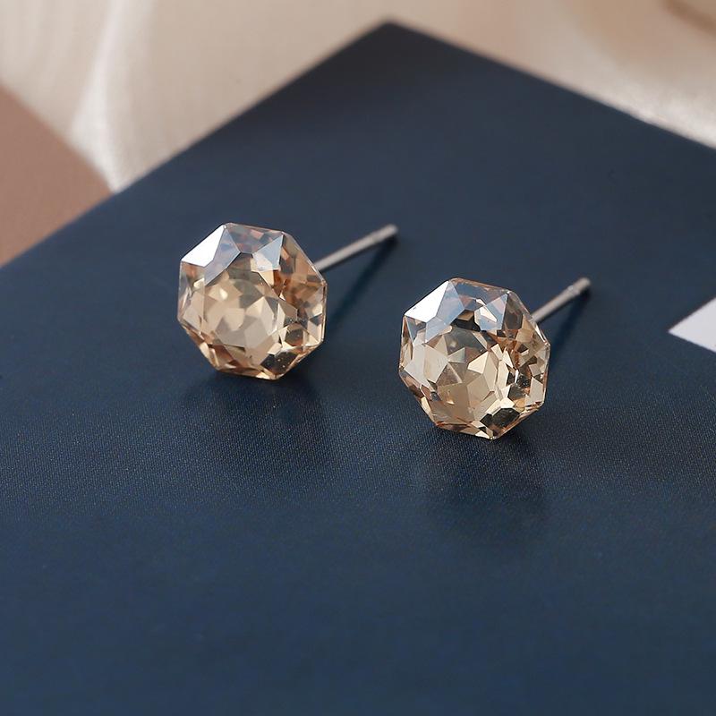 Sparkly Diamond Cochlea Stud Earring – Stainless Steel Needle, Trendy and Stylish for Women