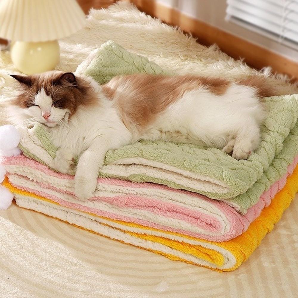 Vertical Jacquard Plush Pet Blanket Thickened Pet Warm Quilt Comfortable Fleece Blanket Pet House