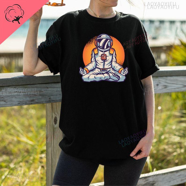 Meditating Astronaut Space Shirt Astronaut Planet Cosmic Alien Shirt Streetwear Casual Harajuku Summer Shortsleev Oneck Tops
