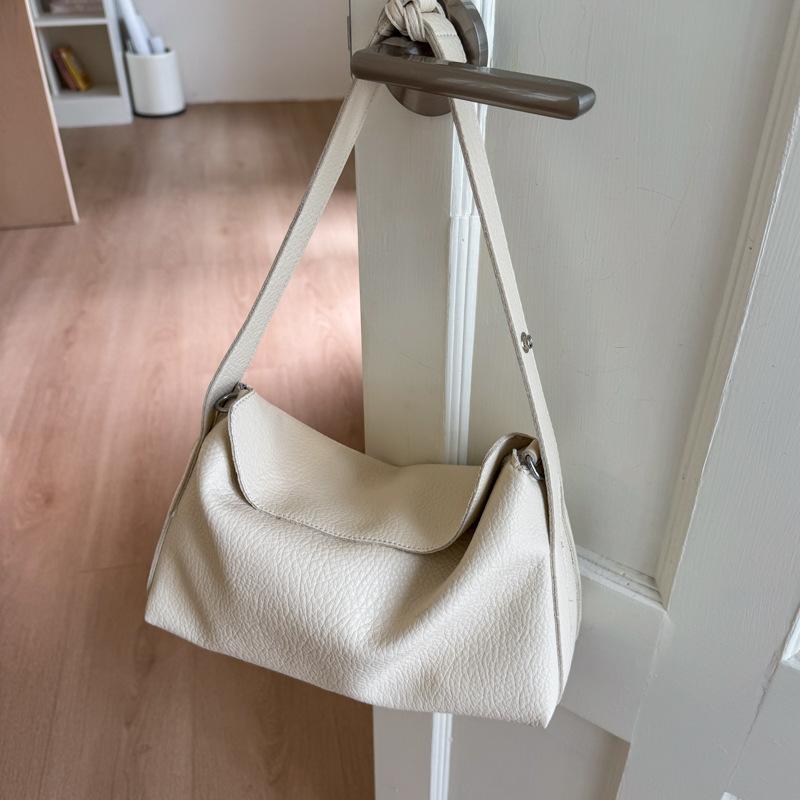 Niche Design Bag Women's Large-capacity New Summer Leisure Shoulder Messenger Bag Commuter Dumpling Bag