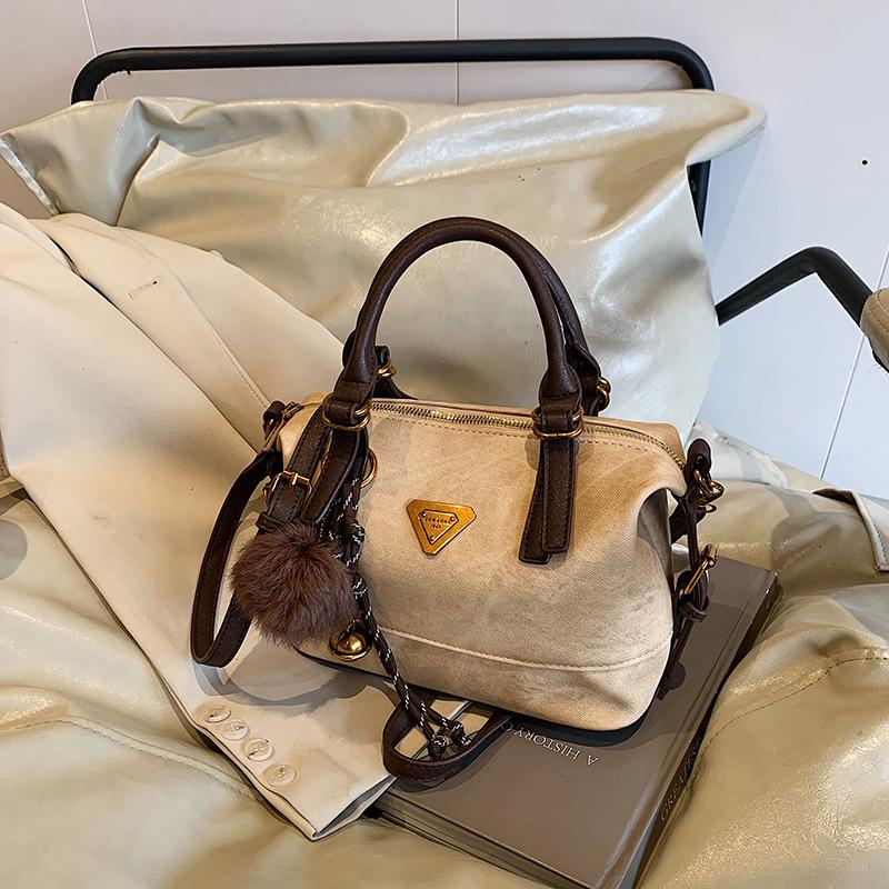 Retro bag women's new autumn and winter versatile high-end messenger bag portable commuter pillow bag