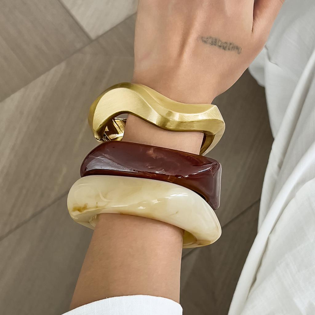 SHIXIN 3 Styles Minimalist Resin Acrylic Thick Wide Bracelet for Women Vintage Irregular Wave Cuff Bangle Charm Hand Jewelry New