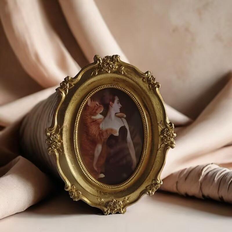 European Style Retro Carved Floral Resin Photo Frame Gold Color Square Design for Desktop Display and Wall Hanging Home Decor