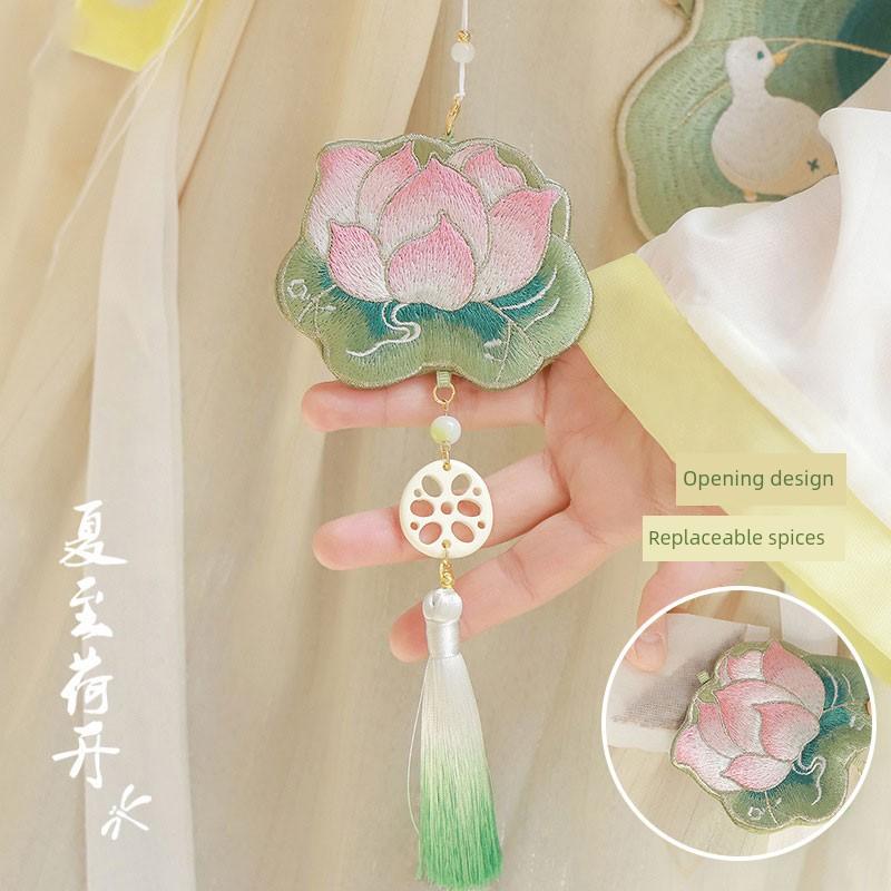 Dragon Boat Festival Ornaments Sachet Embroidered Purse Lavender Perfume Bag Purse Carry Sachet Car Pendant