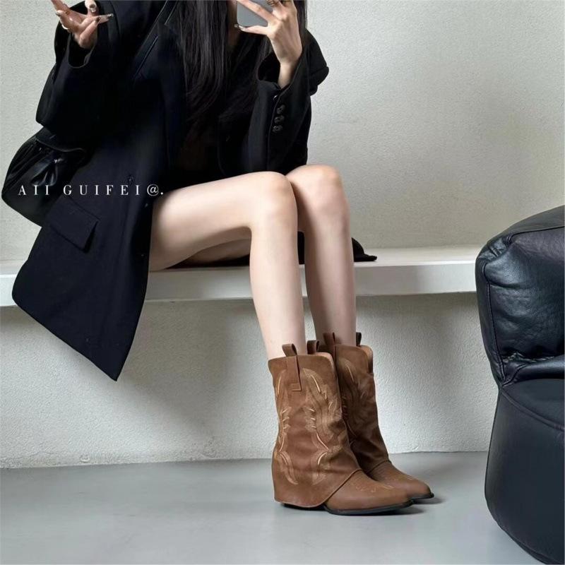 South Korea's new autumn and winter retro high heels French pointed short boots Western knight cowboy boots