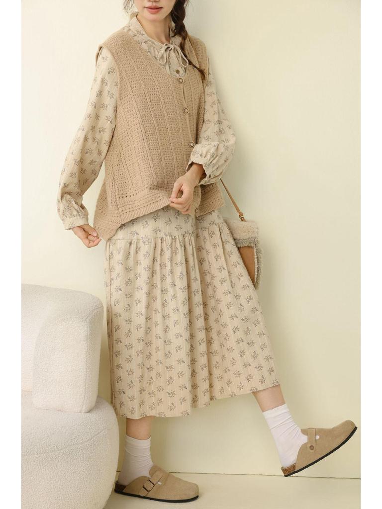 Autumn 2025 Vintage Round Neck Crochet Knit Vest