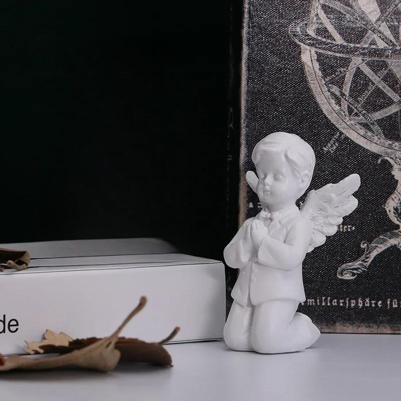 Creative Knee Leaning Cherub Resin Craft Ornament Home Angel Decoration