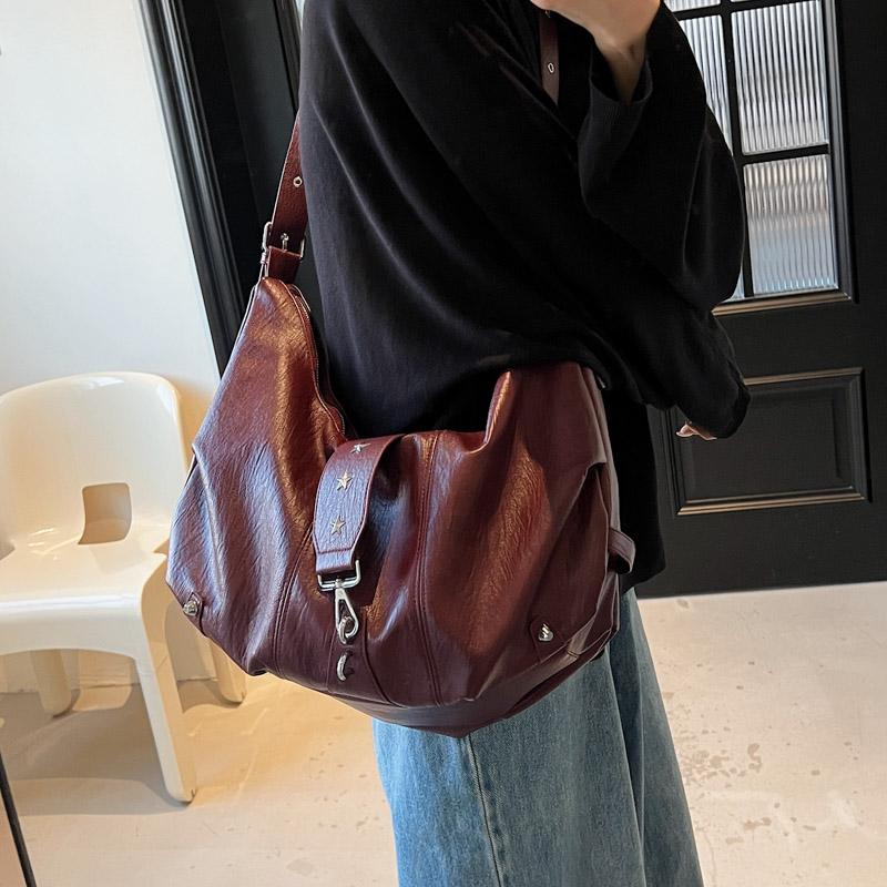 PU Hobo Bag Women's Fashion Shoulder Tote with Star Detail Buckle Closure Large Capacity Daily Handbag