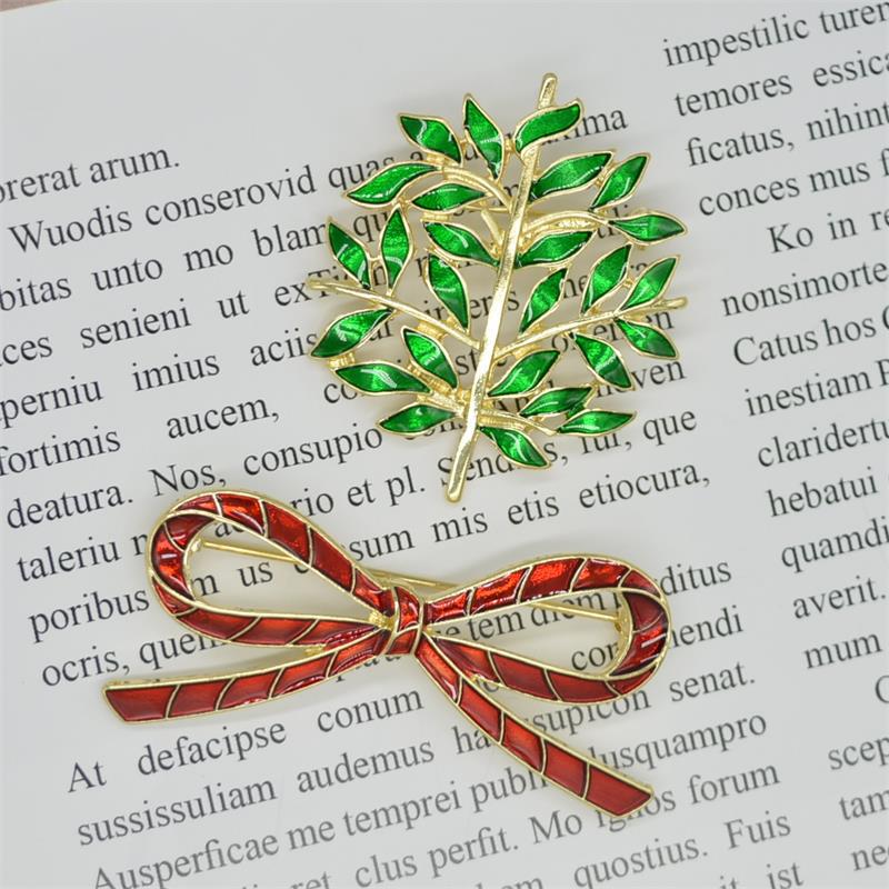 

Antique Court Enamel Bowknot Leaf Brooch Corsage for Cardigan