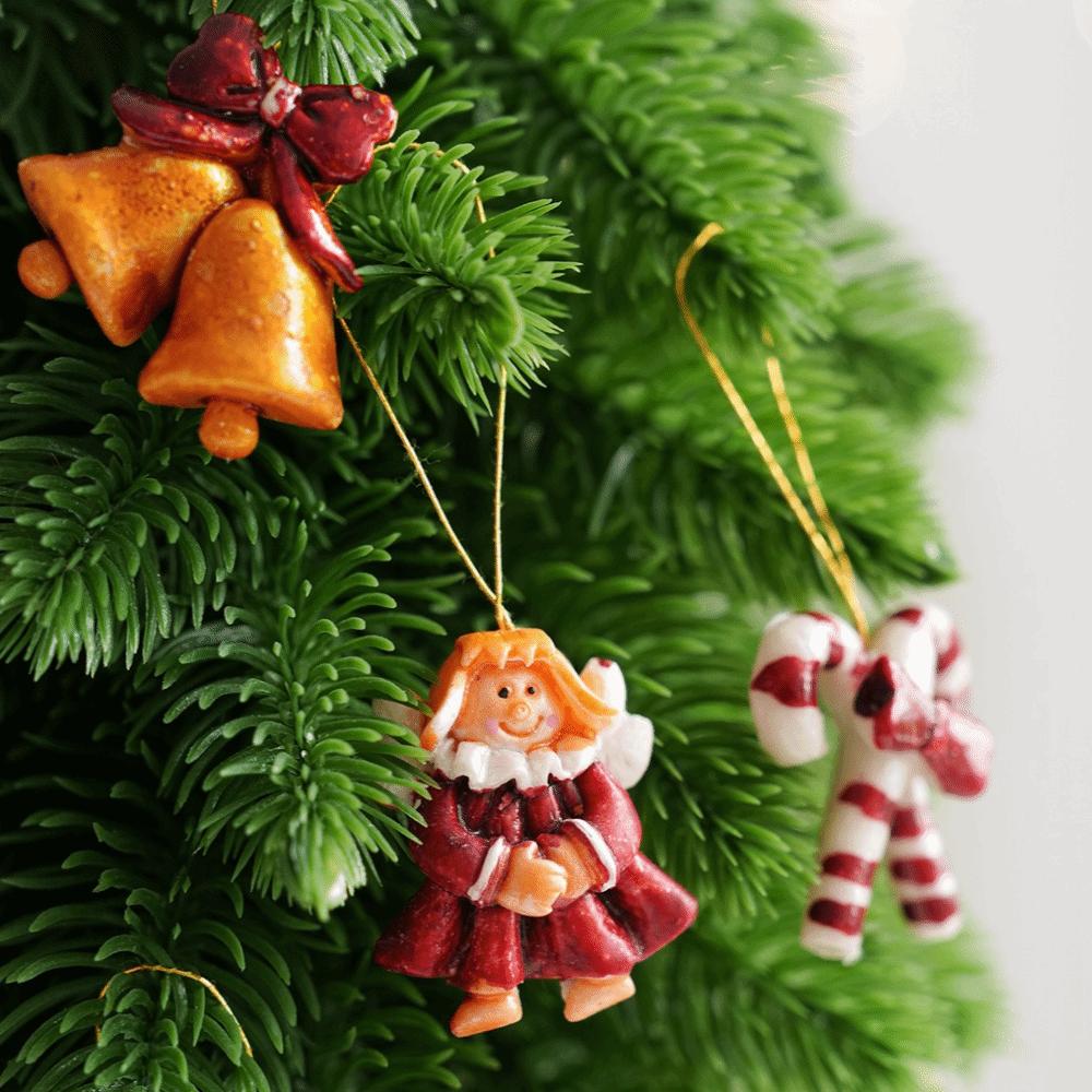 Cute Resin Xmas Ornaments Santa Motif Snowman Design Tree Hanging Decor Candy Resin Charms Festive Display