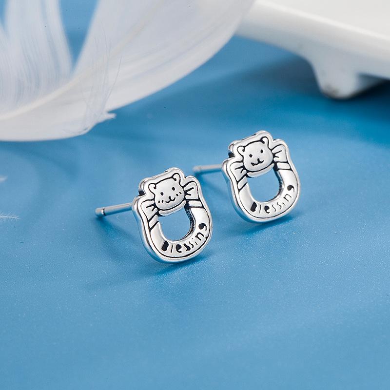 Retro Distressed Gingerbread Man & Bear Stud Earrings - 2022 Trendy Christmas Design for Women