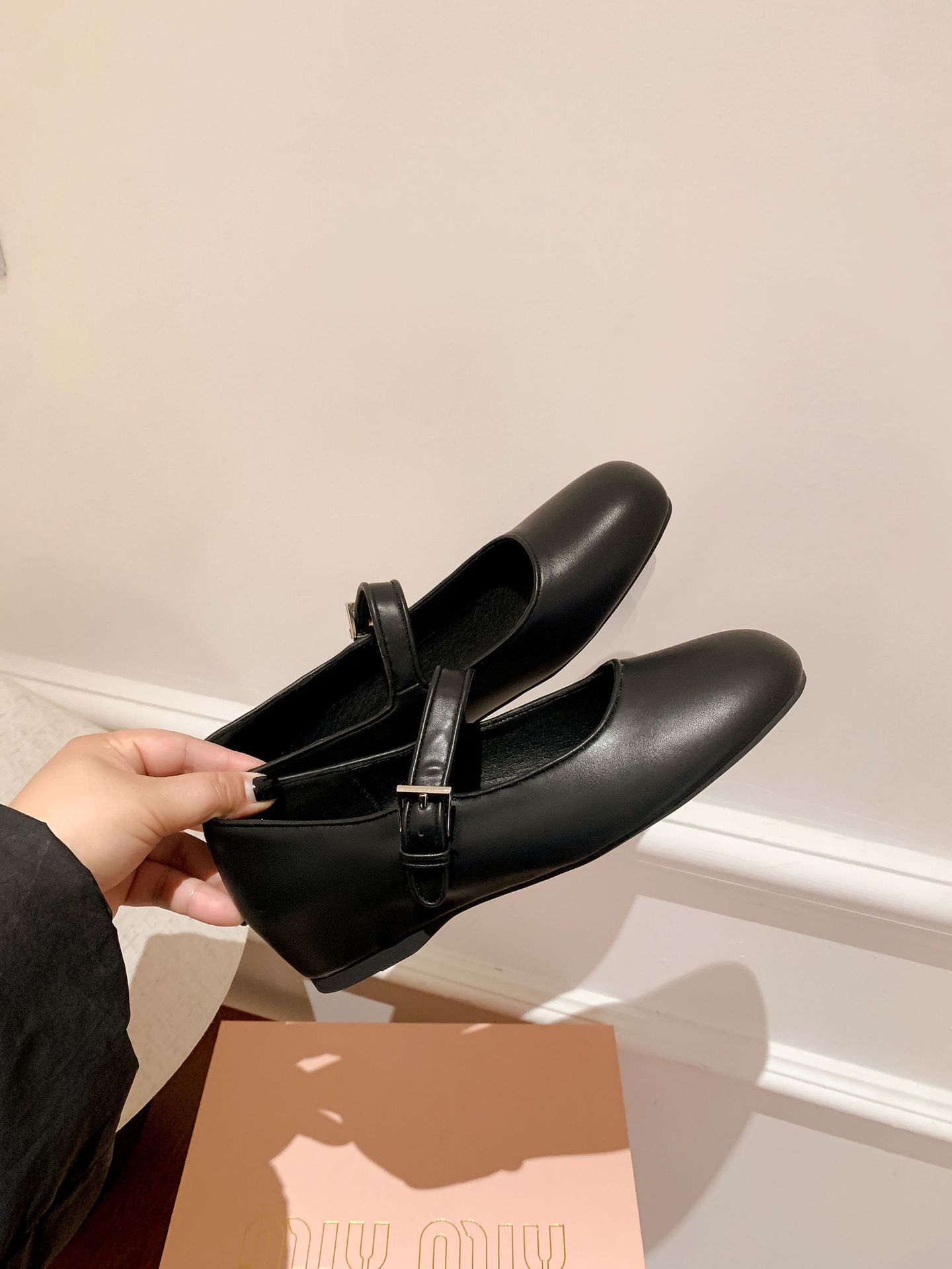 

2025 новые балетки с небольшим внутренним увеличением высоты 5 см, минималистичные односложные пряжки из мягкой кожи, женские одинарные туфли Мэри Джейн 34