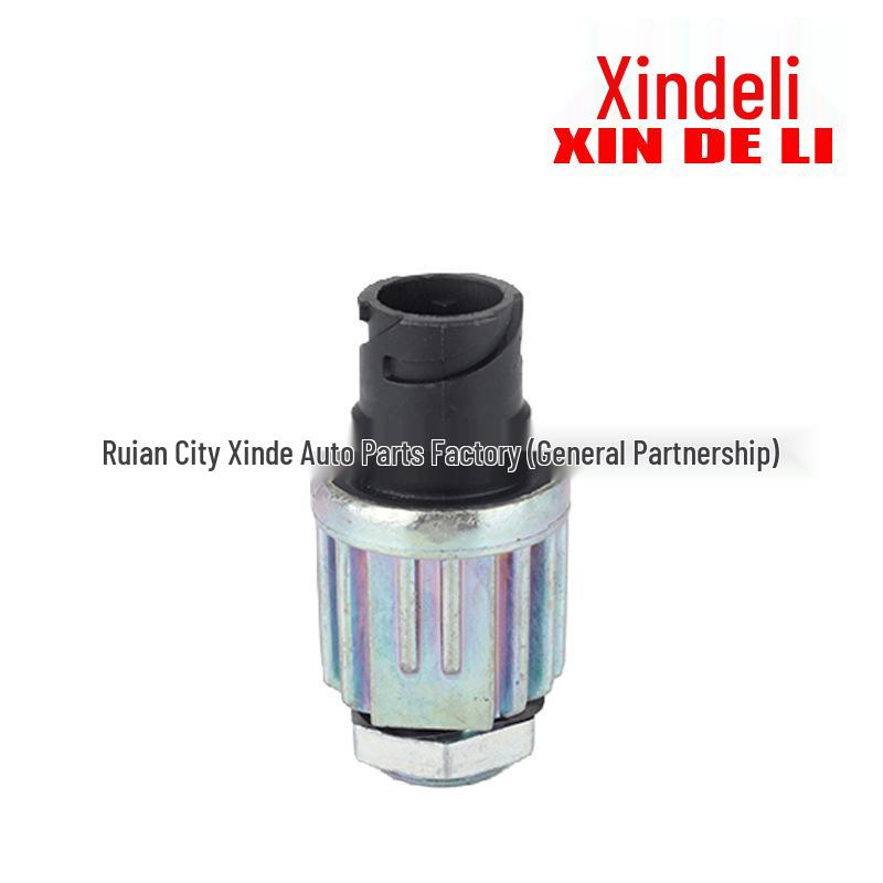 Brake Light Switch WG971871004, Compatible with Sinotruk Howo A7, T7H, 4P/M22*1.0
