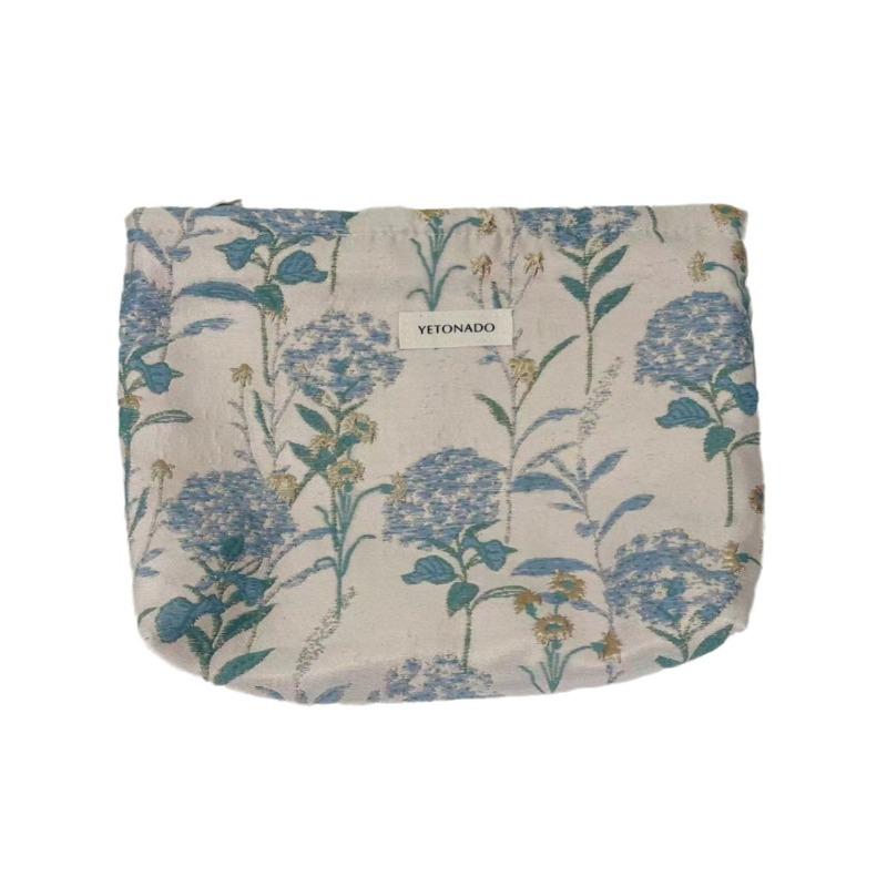 Large Capacity Travel Makeup Bag Vintage Cosmetic Pouch Portable Toiletry Organizer for Women Minimalist Clutch for Skincare Storage