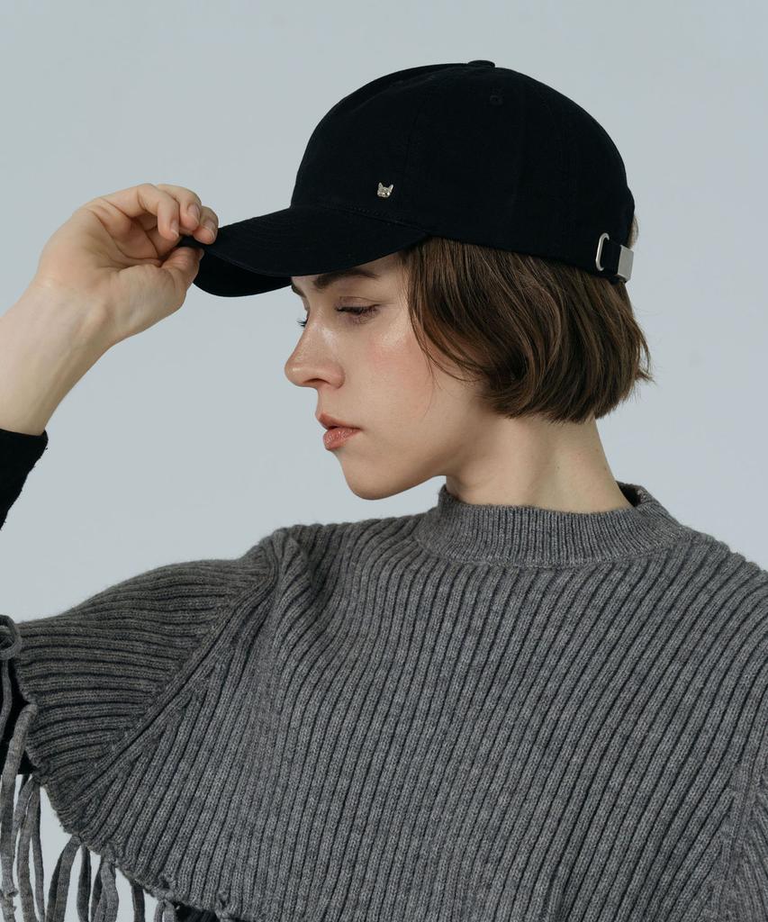 DOLIGRAM Basic Cat Rivet Washed Cap Black