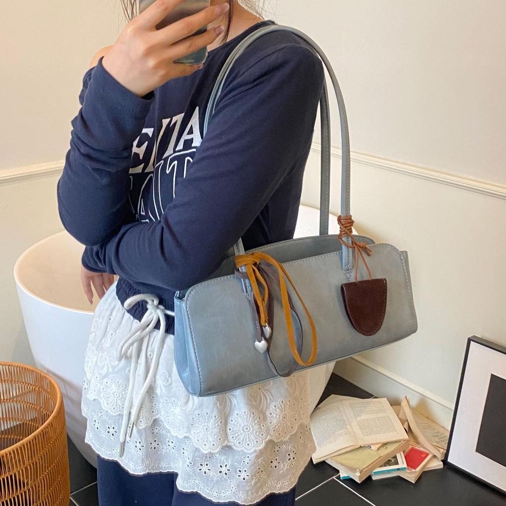 Large-capacity retro French underarm bag women's 2025 new versatile foreign fashion shoulder bag portable tote bag