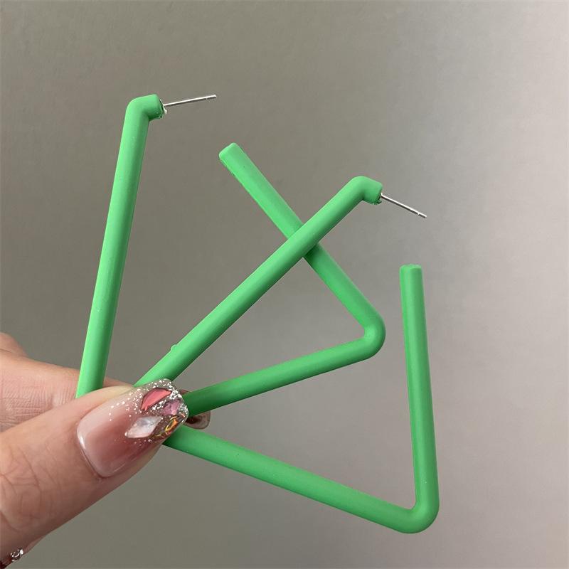 New Color-expanding Triangular Rubber Paint Texture Personalized Earrings for Women