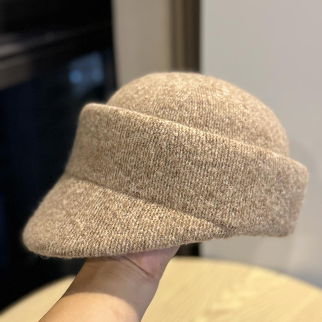 Ladies Elegant and Breathable New Autumn and Winter Temperament Versatile Short Brim Peaked Hat Warm Knitted Hat Trend
