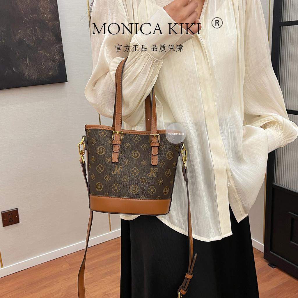 Light luxury niche bag women 2025 new super fire presbyopia commuter portable bucket bag versatile shoulder messenger bag