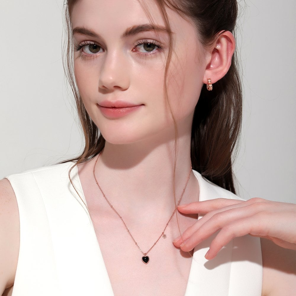 [Rosemont] Silver Black Heart Necklace Rc24B34J