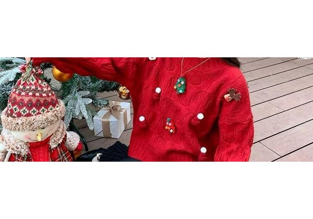 2026 Winter Women's Loose Round Neck Knit Pullover Sweater In Christmas Red