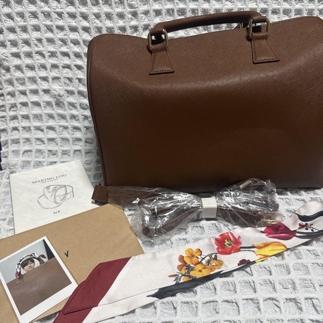 

[Б/В] BTS V V Artist-Made MUTE Бостонська сумка