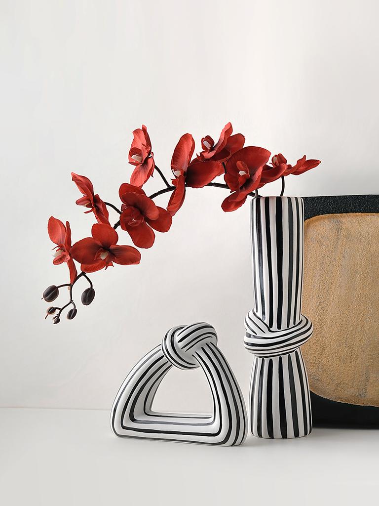 Ceramic Vase  Black White Striped Knot Decor sculpture Desktop Art Ornament Creative Flower Arrangement Vase Living Room Decor