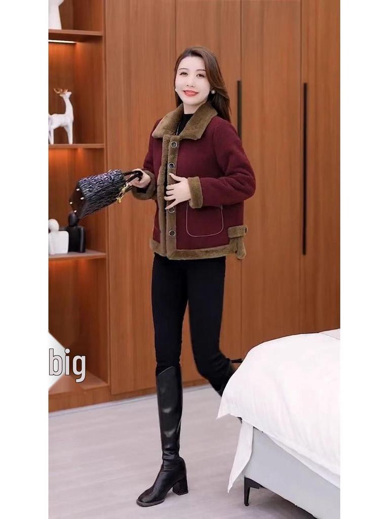 Stylish Warm Padded Jacket for Middle-Aged & Elderly Women - Age-Defying, Slimming, Belly-Concealing Autumn/Winter Trend.