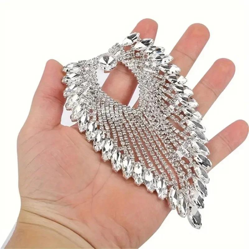 Costume Jewelry and Accessories V-Neckline Evening Dress Rhinestone Shoulder Badge and Other Accessories