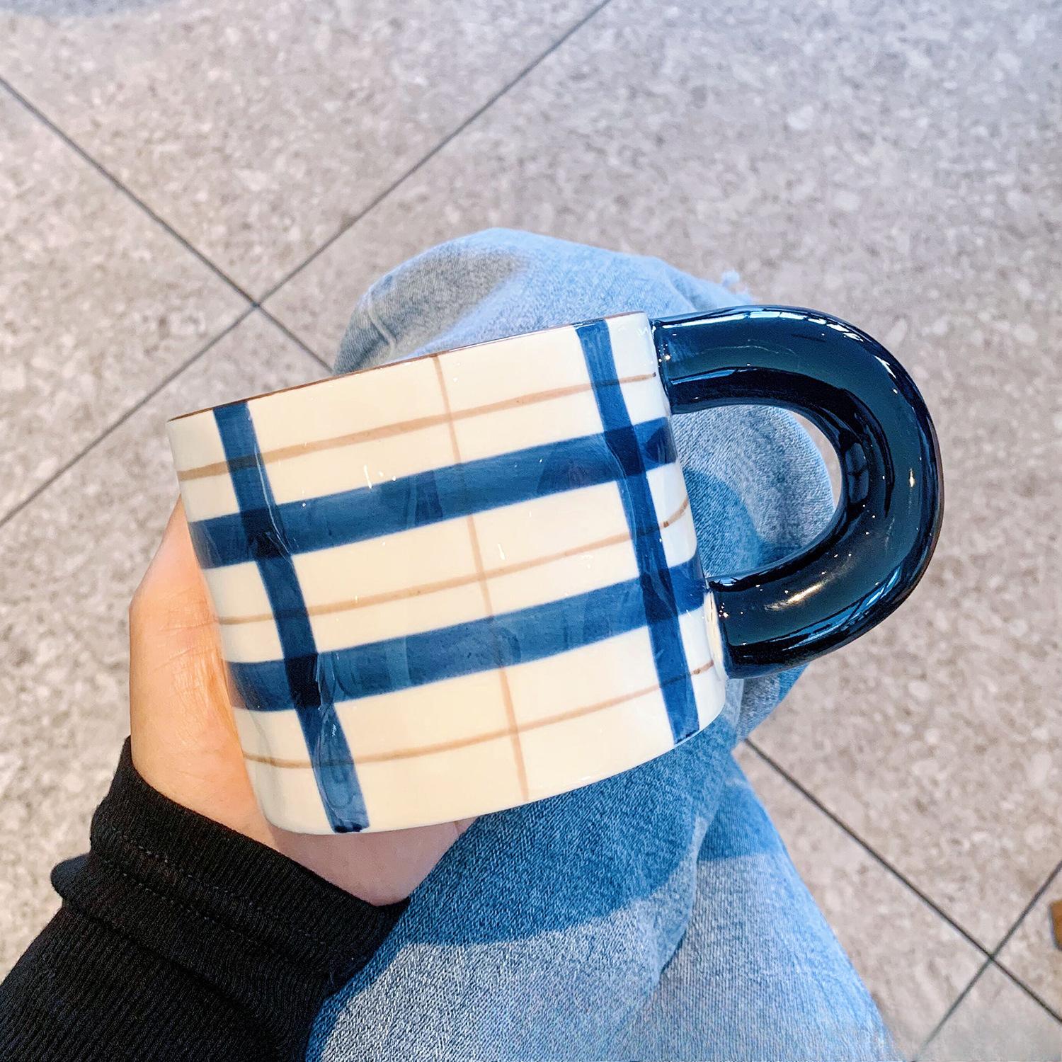 

High End Hand Painted Mug with Lid Spoon Ceramic Cup for Women s Office Drinking Water Cup for Home Couple Coffee Cup 400ML