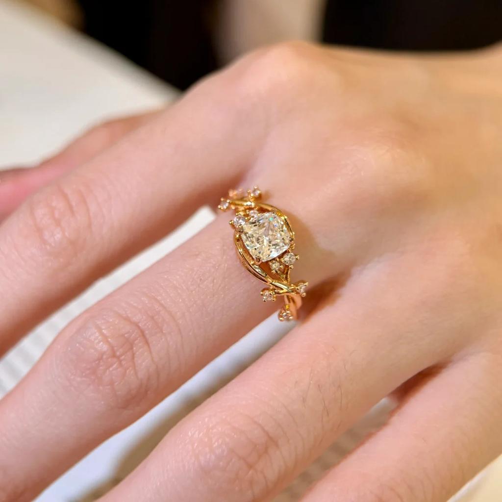 Fashion Light Luxury Sugar Cube Diamond Ring Vine Winding Square Diamond Flower Ring Niche Design High Carbon Diamond Colored Treasure Ring Woman