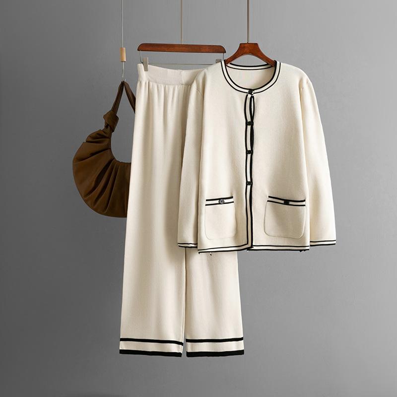 A Two-piece Fashion Suit for Women's Autumn and Winter, Featuring A Knitted Cardigan, Sweater and Casual Wide-leg Pants