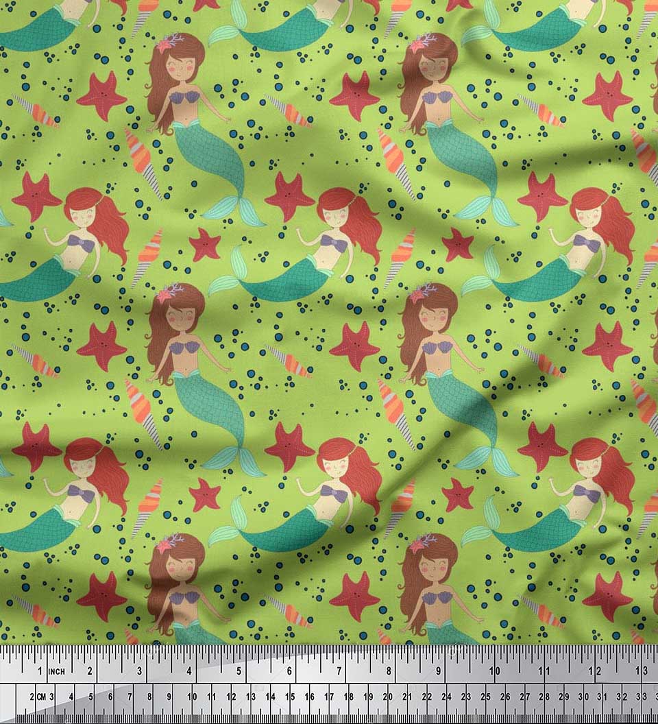 

Японська креп-сатин Soimoi Тканина для рукоділля з принтом «Русалка та морська зірка» на метри 42 дюйми 42 Inch Wide - Poly Crepe зелений