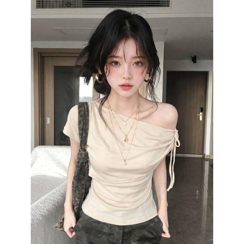 Fake Two-piece Slanted Shoulder Straps Short-sleeved T-shirt for Women's Summer Wear Design Off-the-shoulder Tee Slim-fitting Spice Girl Top