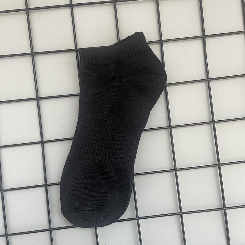 

Men s Solid Color Mid-Calf Socks - Autumn/Winter Hong Kong Style, Trendy Black Cotton Sports Socks for All Seasons.