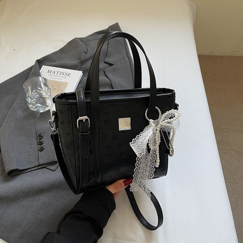 

Handbags Women 2025 New Spring Popular Fashion Shoulder Bag High Sense Western Style Commuter Shoulder Bucket Bag Black with pendant