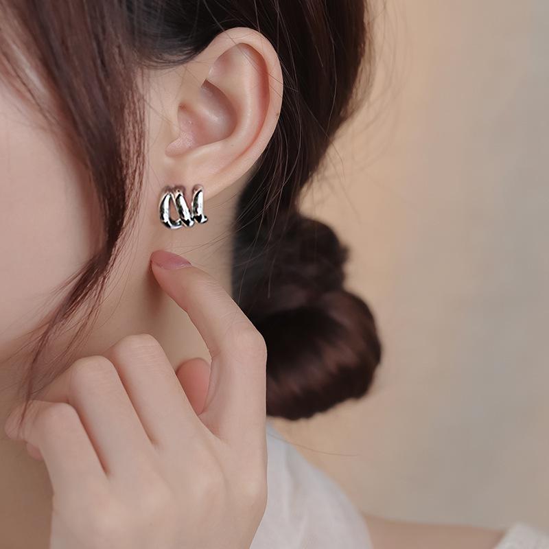 Trendy Half-Circle C-Shaped Line Stud Earrings for Women - Simple, Fashionable, Cool Style