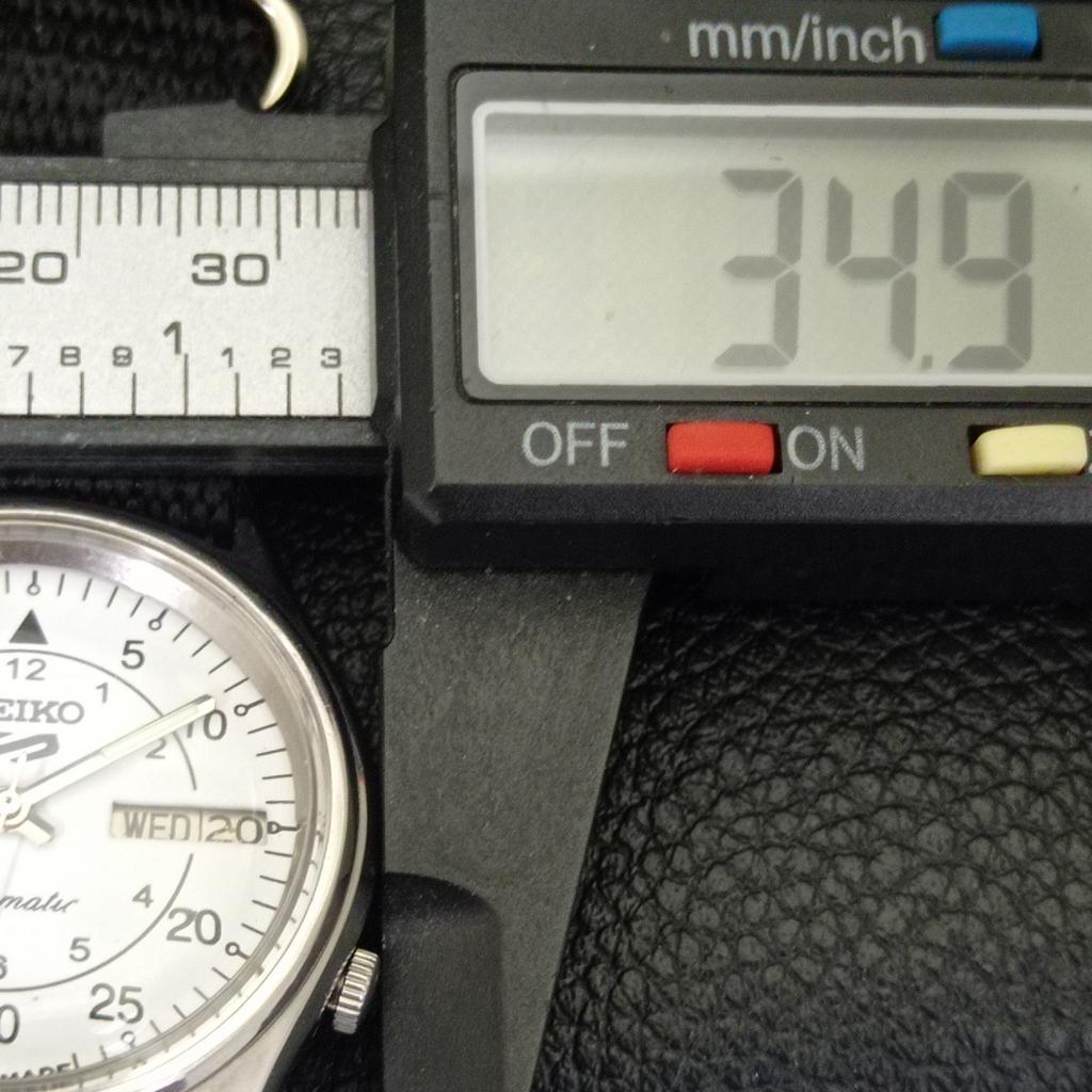 VINTAGE SEIKO 5 AUTOMATIC 7009A JAPAN MENS WHITE COLOR DIAL WATCH a701416-5 R206b-a701416