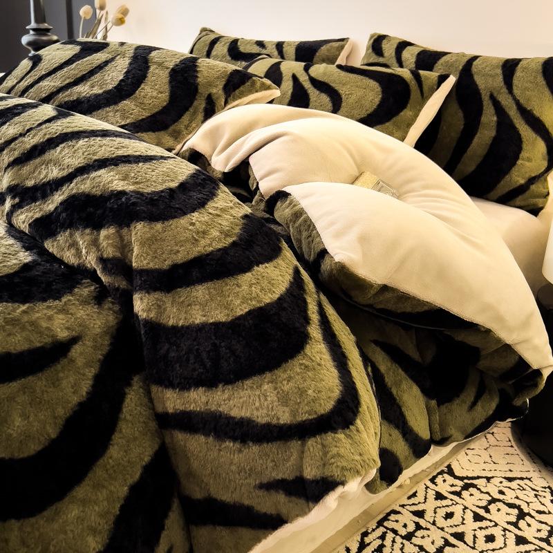 Thickened Rabbit Plush Quilt Cover Single Piece Thickened Milk Plush Quilt Cover Three-Piece Set Single Flannel Quilt Cover 3