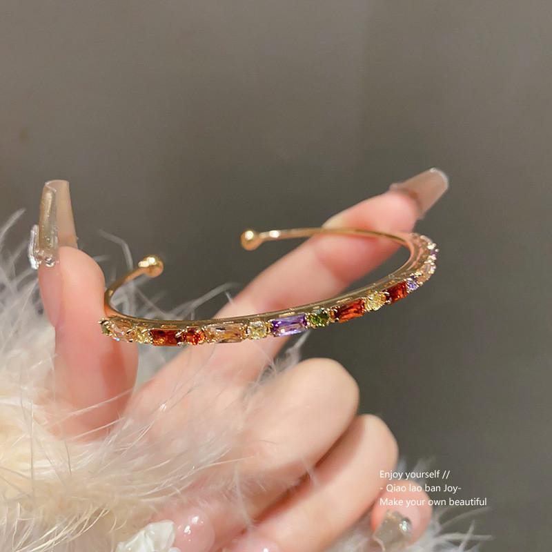 

Light Luxury Copper Zirconia Geometric Cuff Bracelet For Office And Daily Use золотой