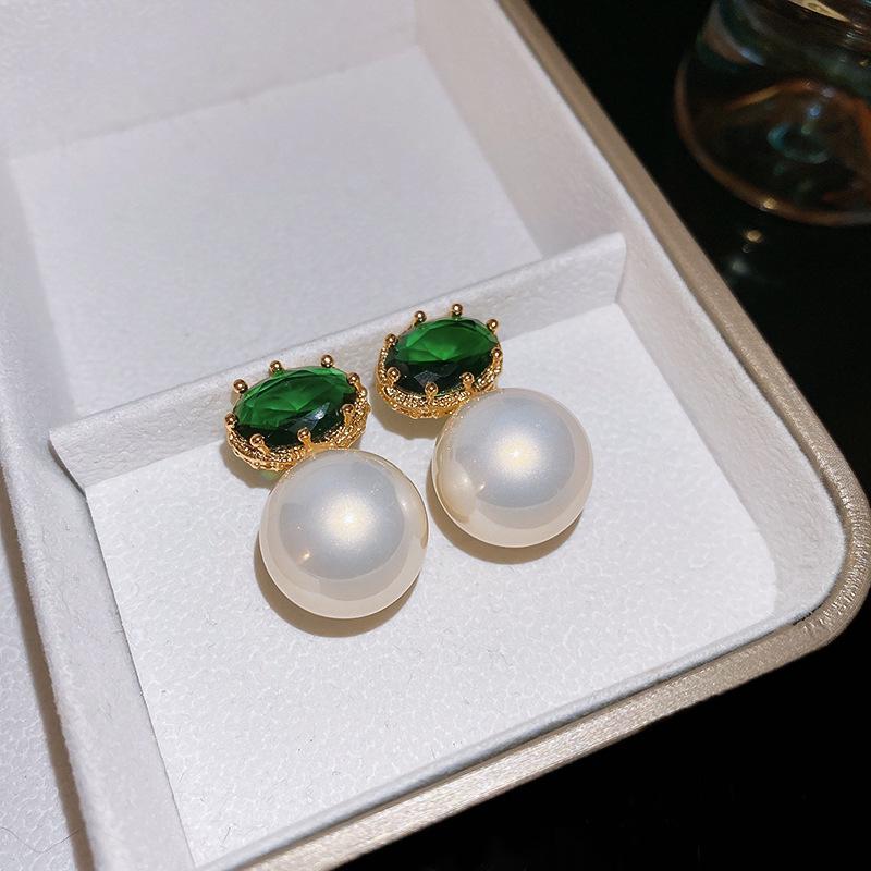 Silvernål Zirkon Utskurna Blomörhängen - Utsökta High-End Stiftörhängen med Känsla för Mode.