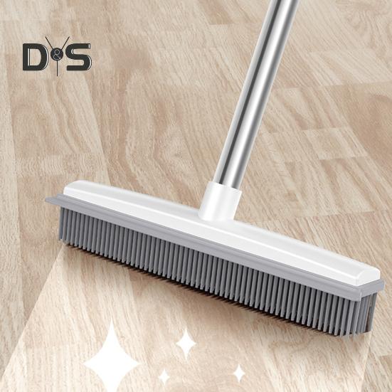 מטאטא לשיער חיות מחמד 2 ב-1 עם ידית ארוכה עם מגב מברשת קלת משקל להסרת פרווה אחיזה ארגונומית מברשת ניקוי רב-משטחית