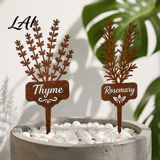 Gartendeko für Innenhöfe Rasenflächen Metallpflanzenstab Rostiges Rosmarinetikett Dekorative Kräuteretiketten Outdoor Thymian-Markierer Hofkräuter Hochbeet Pflanzgefäß