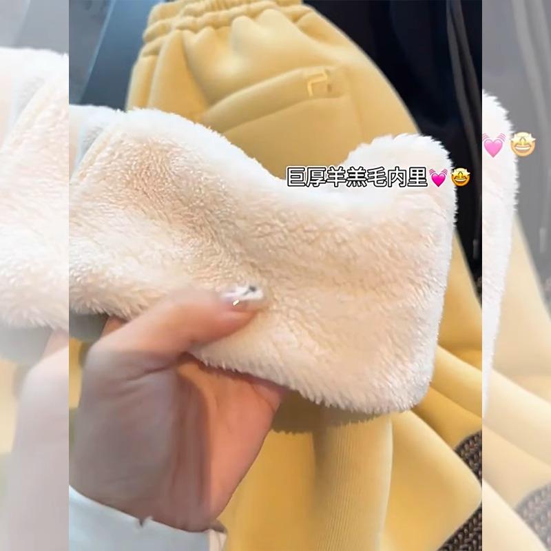 Супер товсті однотонні теплі спортивні штани з вовни ягняти Жіночі осінні та зимові флісові потовщені бавовняні штани на північно-східному зав’язуванні повсякденні спортивні широкі штани